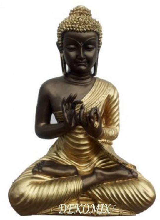 Thai Buddha im Schneidersitz sitzend