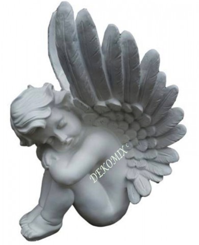 Engel mit Flügel schlafend