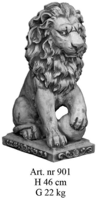 Löwe sitzend mit Pfote auf dem Stein rechts schauend