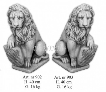 Löwe mit Wappen  rechts klein