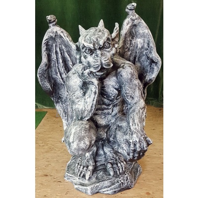 Gargoyle "muskulös" hockend 