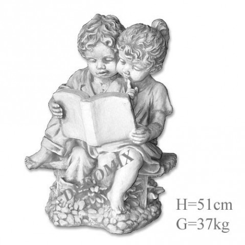 Kinder sitzend auf der Bank Buch lesend